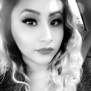 Meet your Posher, Mariela